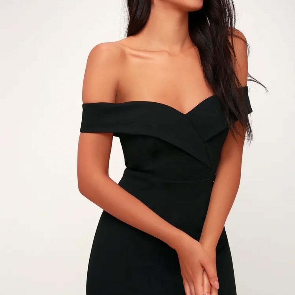 Lulus black off the shoulder maxi dress NEVER WORN